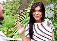 Sexually Shrewd Babysitter