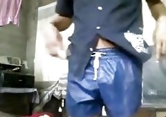 Sri Lankan guy jerking of for Web Cam