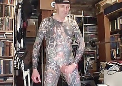 LeeHarper Pinnomen is a Webcam Gay Porn Model. The Video is True and Anonymous as far as the