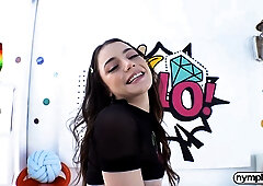 Nymphomaniac hooked on Kylie Quinn