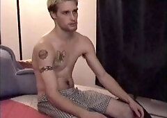 Straight Boy Buzz Gets Head