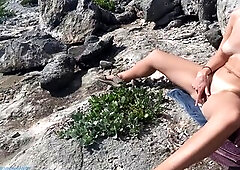 Risky masturbation on a beach, my melons are shaking hot