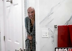 From Jog to Goo: Blond Cougar Gets Pounded and Creamed by Neighbour