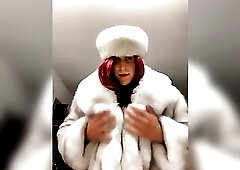 Sucking and smokin' with a pink sex tool in my furs