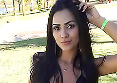 Handjob for Lorrainy Rosa Very hot brunette