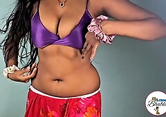 Sexy Indian bhabhi's hot naked dance