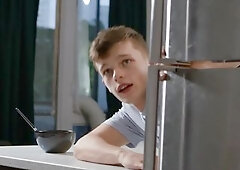 The Stepdad Could Not Control His Morning Wood And Fucked His Stepson's Ass