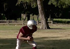 Icon Male: Sneaky Glimpse at the Gym