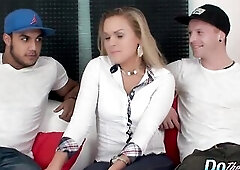 Sexually excited Housewife Barra Brass Booty Pounded by a Ebony Man