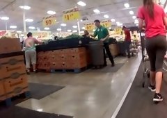 I bought oranges while peeping her