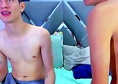 Gay Couple Play Online