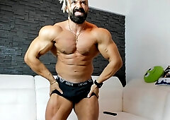 Oil Flexing Ripped Muscles Hard Jerk And Cum