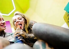 Rock-Angels Tattooed Lesbo Vibrator Alternative, Alternative, Hippie, Spit Tongue