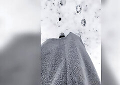 Winter in garden - outfit with ebony boots and hose