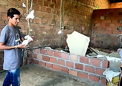 Colombian woman asks her Indian neighbor for help with electricity and ends up soaked in cum
