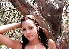 Hawt slender latin babe Angelina posing undressed at the beach