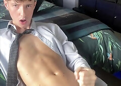 Wanking After A Rigid Day at the Office - TPK