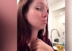 Love Chat Big Boobs Brunette Masturbating For Cam