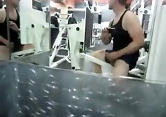 masturbandose en el gym 5