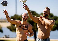 Nude men fuck in the ass the hard way and splash sperm on each other