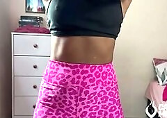 Hawt in a "cameltoe" style