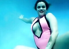 Katie Cummings Underwater Masturbation