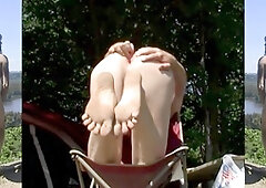 Marcia Fannie exhibits her bare buttocks on the Mississippi River