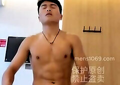 Chinese gym fit man solo cumshot