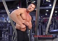 Christian Boeving Doing Dips