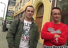 Young stud dicksucked by older fella