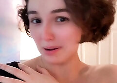 Brunette Solo Webcam Masturbation