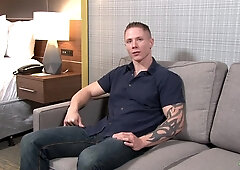 A Solo Sensation Like No Other - Guy Houston