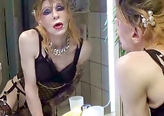 Confessions and nonsense of a potiche.