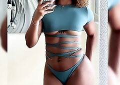 Can't hide my thicc body - might as well show it off