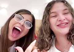 HAVING MY FRIEND CONTROLLING ME WITH LUSH IS MY FAVORITE PLAN!!