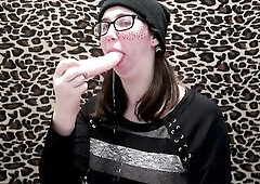 Nerdy Hotty Practices Sloppy Oral sex Technique
