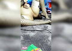 hawt hotty gets juicy with 2 dildos