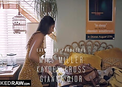 Skinny Gianna devours his BBC in the bathroom