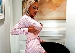 Mature summer angel with big boobs shows how she takes deep throat and enjoys herself