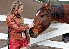 Aesthetic sporty teen Jillian Janson likes anal in the morning