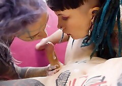 Tattooed hottie in a wild FFM threesome with two alternative TEENS