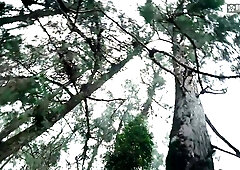 Today Exclusive-jungle Me Rasta Bhataki Bade Dudhwali Aurat Local Guide Ke Sath Nachte Huye Khub Choda Rasta Dikhane Ke Bahane