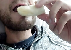 Jomilove giving a passionate blowjob to a banana