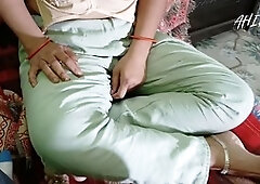 Housewife Aahan Ahiran reviews armpits and big breasts while making out