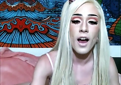 Towheaded ladyboy spunking on her notebook