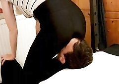 Facesitting playgirl in spandex leggings needs a seat!! Femdom smothering!! Facechair!!