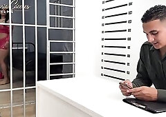 Prostitute has sex with police officer in Colombian prison - Rosxana Gutierrez & DaniClark