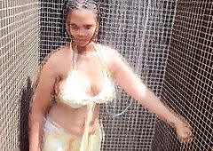 SQUIRTING IN HER SWIMMING POOL FULL EPISODE