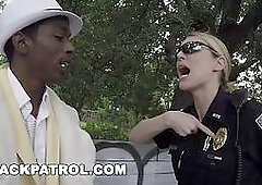 BLACKPATROL - Female Cops Make a Pimp a Ho (xb15820)