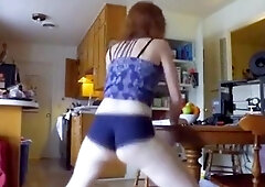 Redhead Ifrit Twerking Her Big Ass at Home